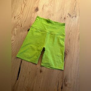 Beyond Yoga Spacedye High Waisted 7" Biker Short, small, Lime
